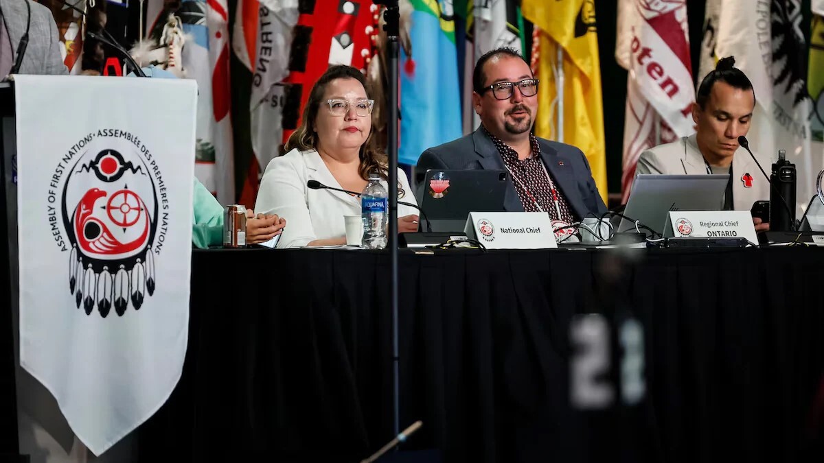 entry.newsSocamImage[0].title