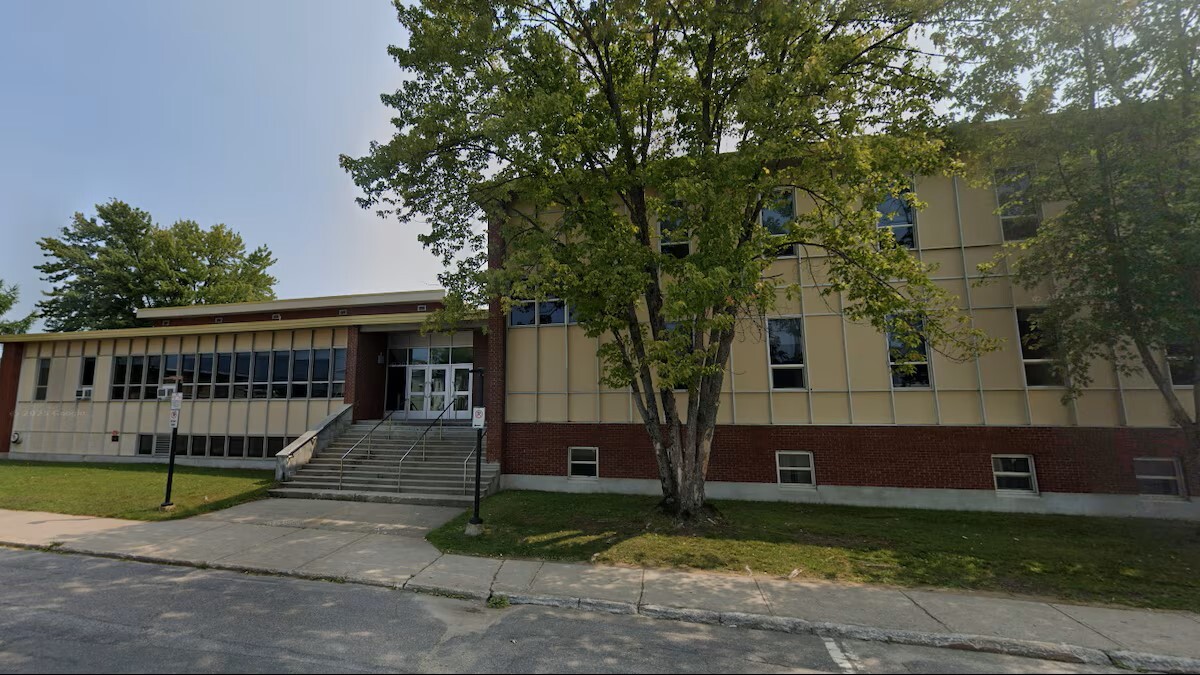 entry.newsSocamImage[0].title